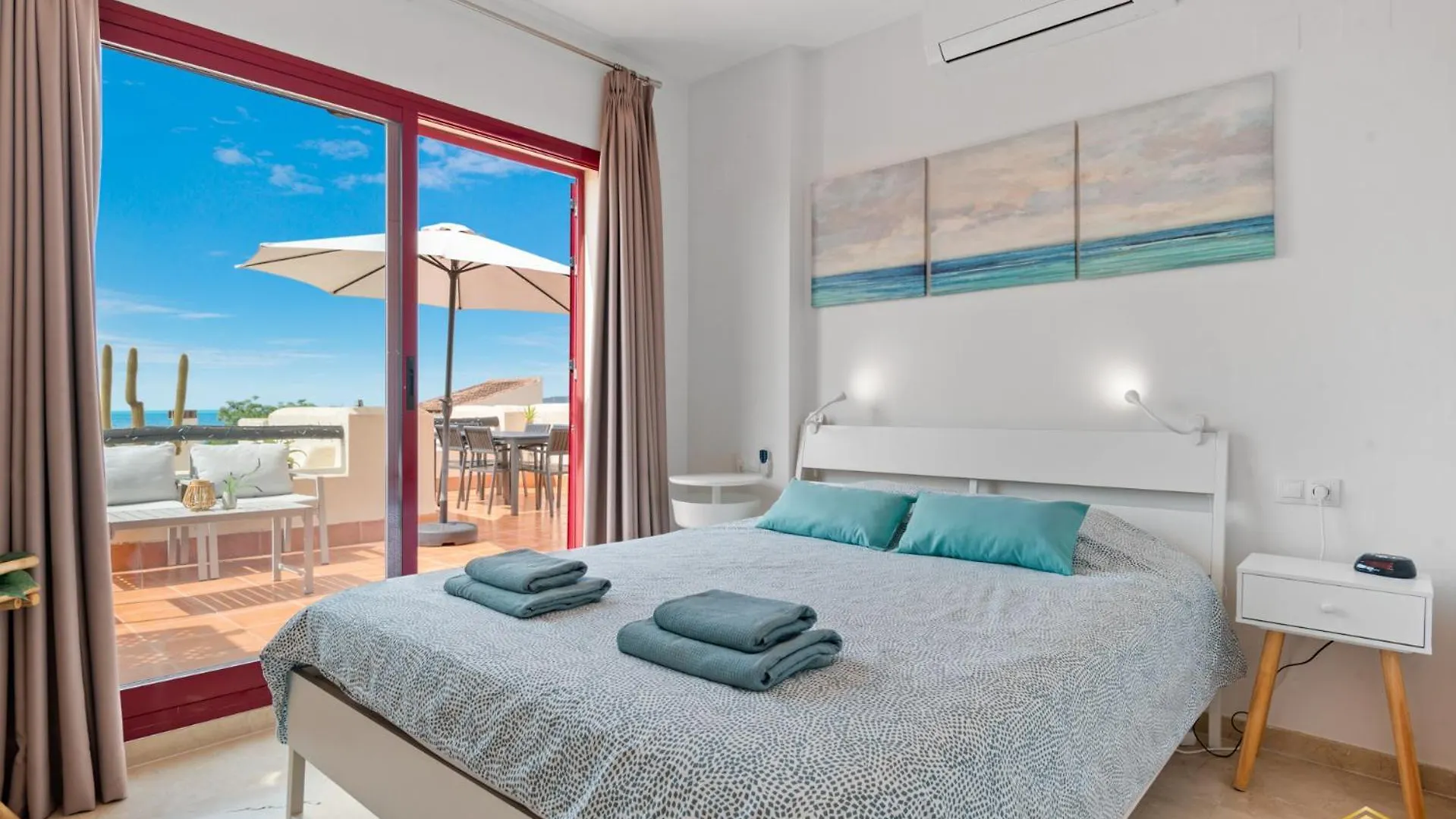 Apartment Beautiful Penthouse In Casares With Rooftop Terrace And Seaview Bahia de Casares