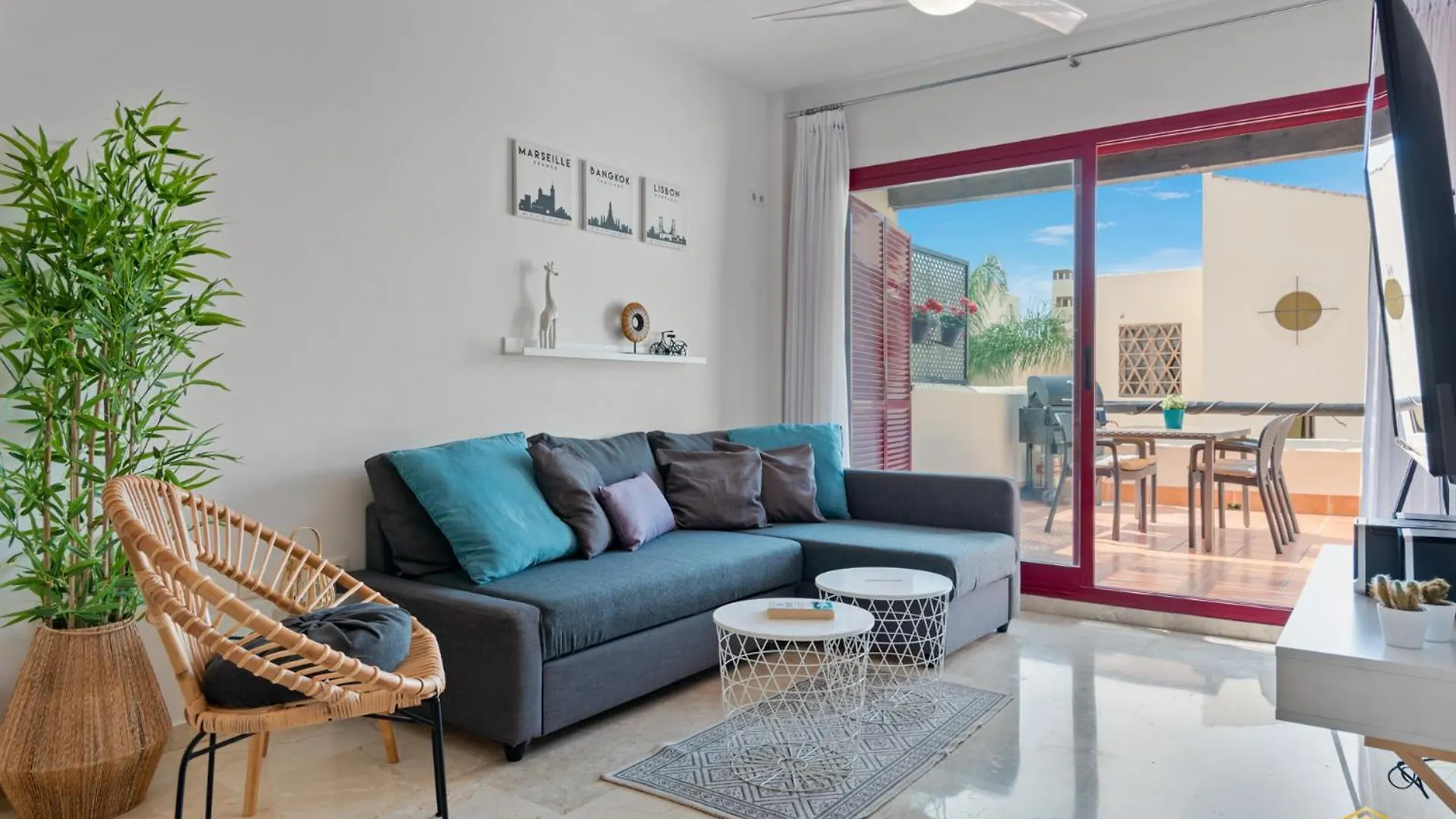 Beautiful Penthouse In Casares With Rooftop Terrace And Seaview Bahia de Casares Apartment